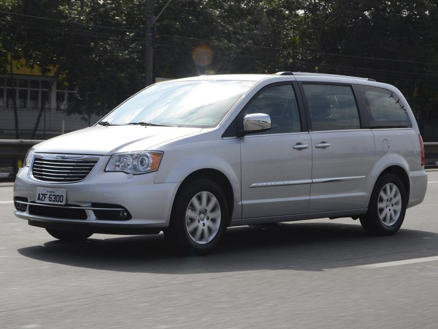  Chrysler Town & Country 2010 года  (фото 7 из 19)
